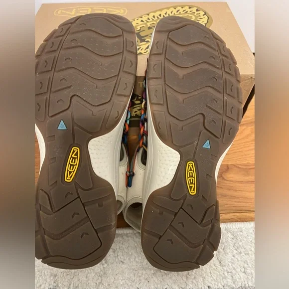 Keen Women's Sandals size 11 - Picture 6 of 7
